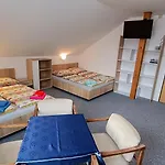 Maison d'hôtes 444 - Herlikovice And Bubakov 3*