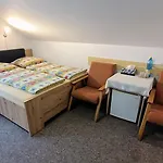 444 - Herlikovice And Bubakov 3*