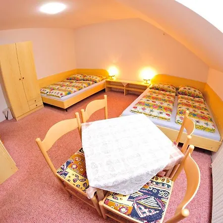 Maison d'hôtes 444 - Herlikovice And Bubakov 3*